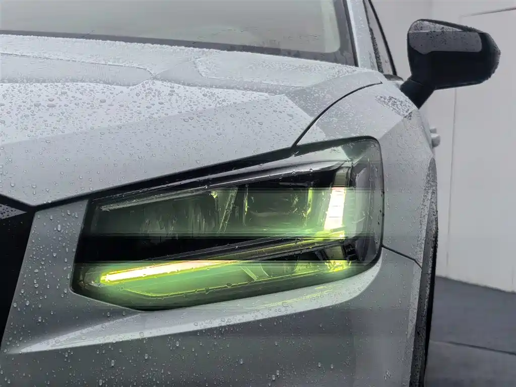 Audi Q2L 2021 — фото 20