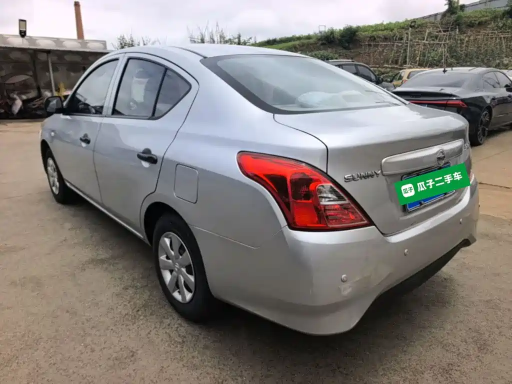Nissan Sunny 2015 — фото 5