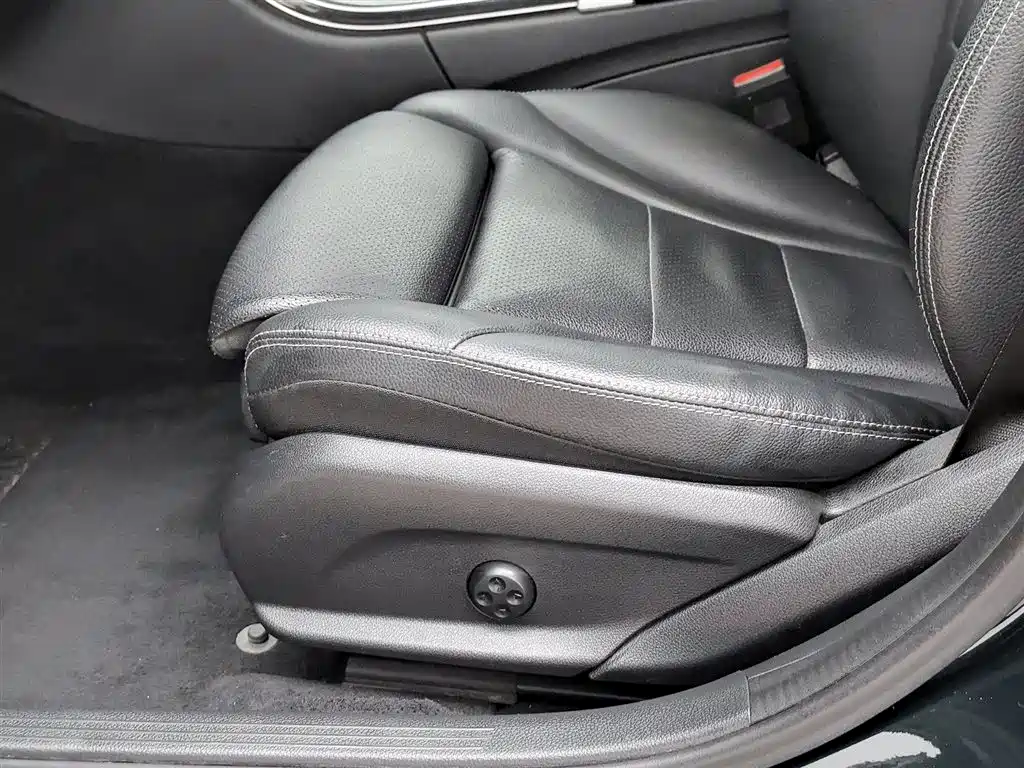 Mercedes-Benz C-Class 2020 — фото 20