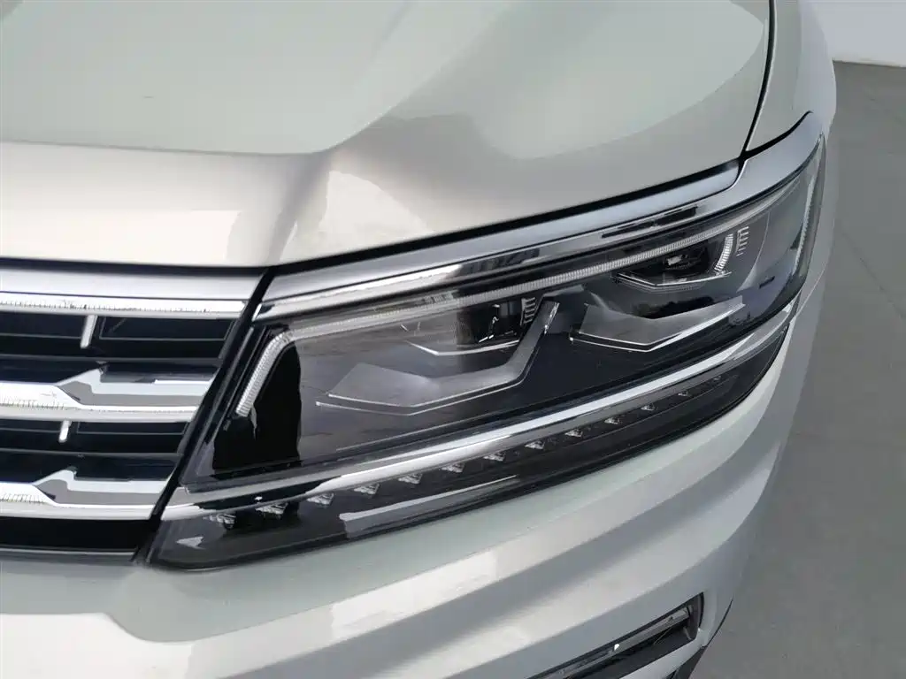 Volkswagen Tiguan L 2017 — фото 7