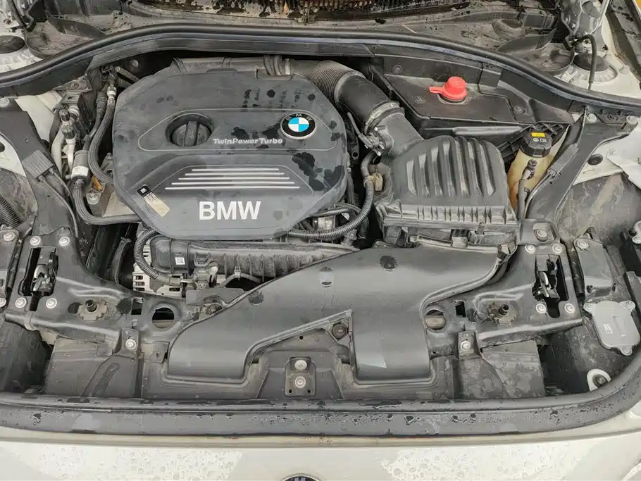 BMW 1 Series 2019 — фото 10
