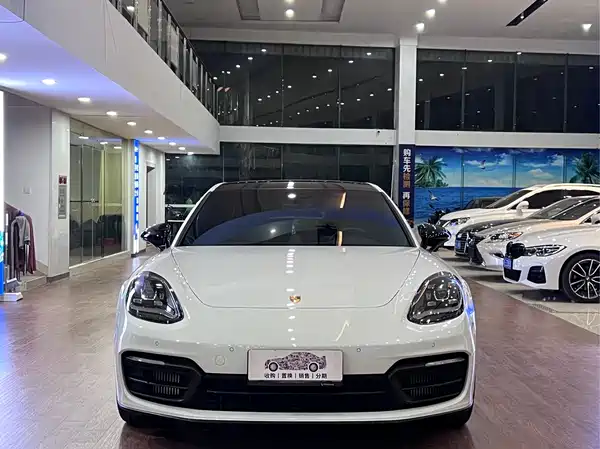 Porsche Panamera 2022