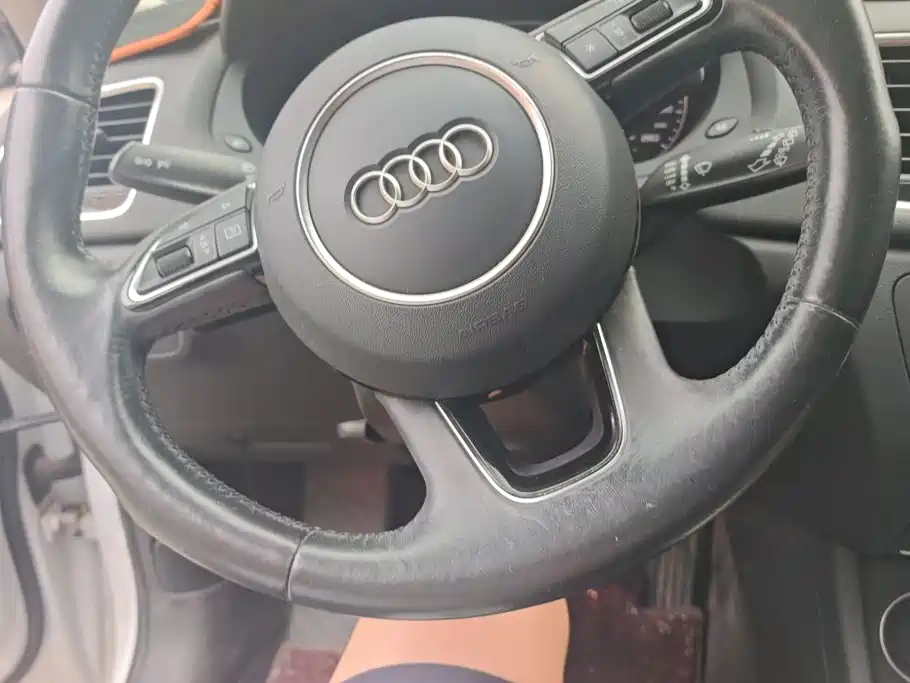 Audi Q3 2017 — фото 15