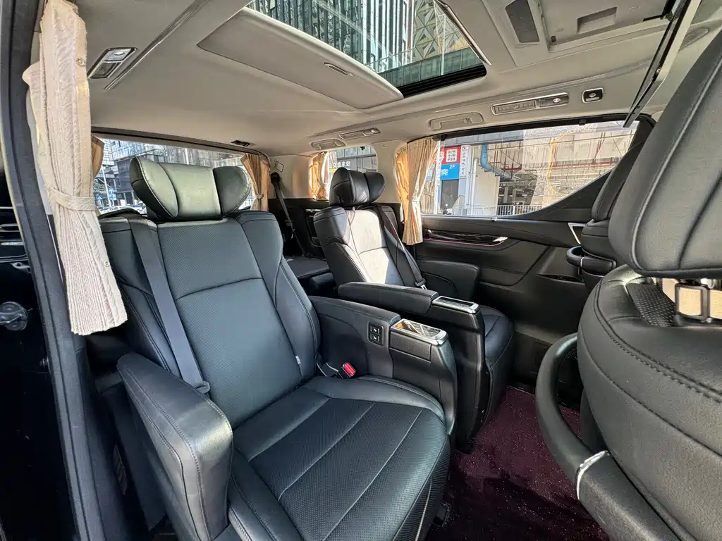 Toyota Vellfire 2018 — фото 12
