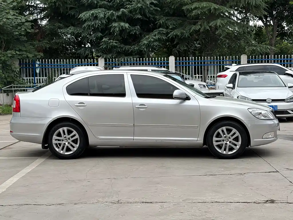 Skoda Octavia 2014 — фото 17