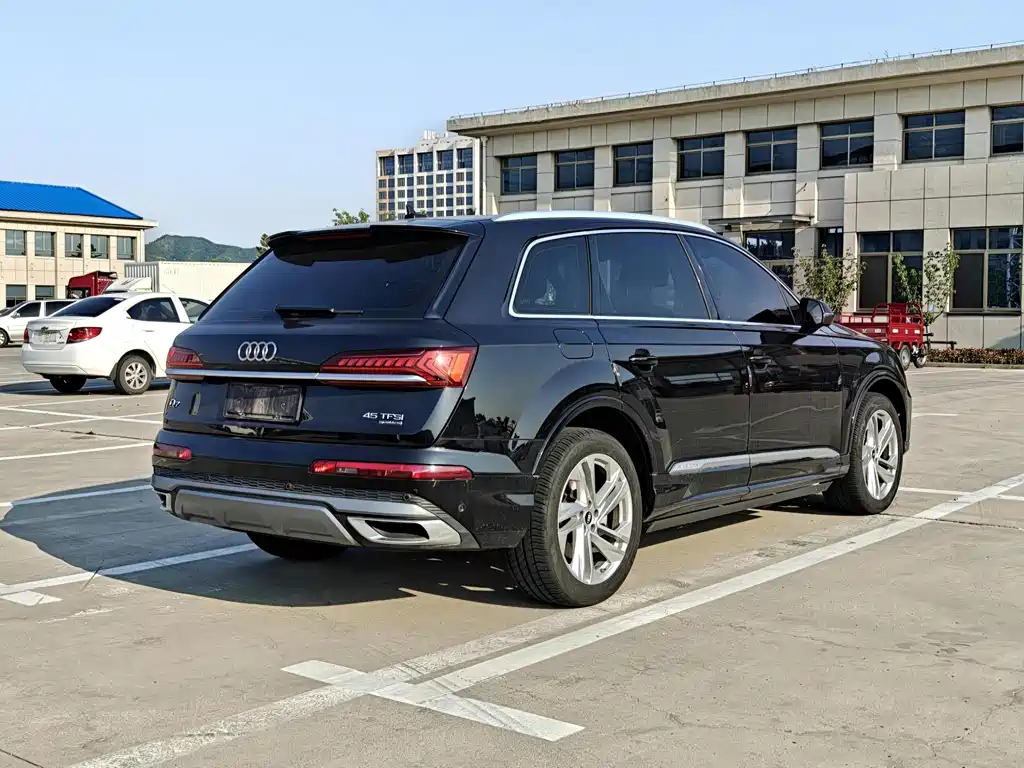 Audi Q7 2021