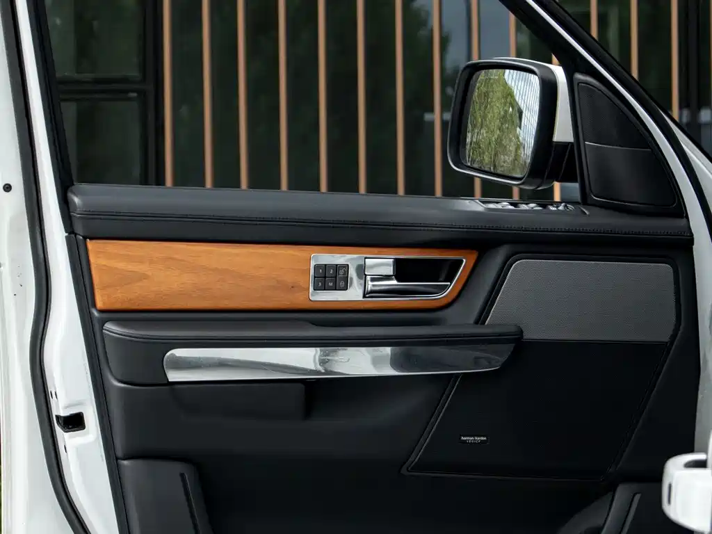 Land Rover Sport 2012 — фото 16