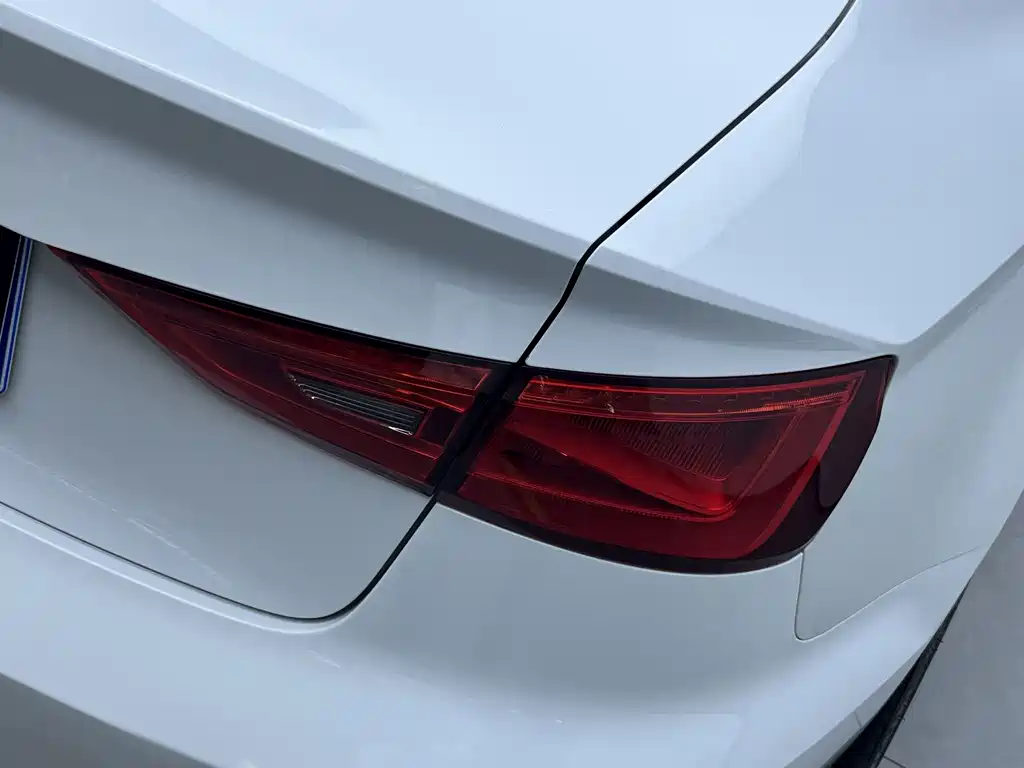 Audi A3 2017 — фото 10