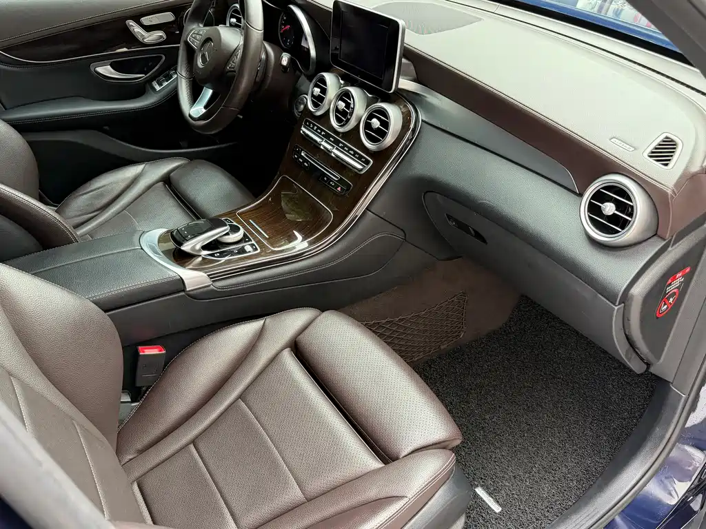 Mercedes-Benz GLC 2018 — фото 13
