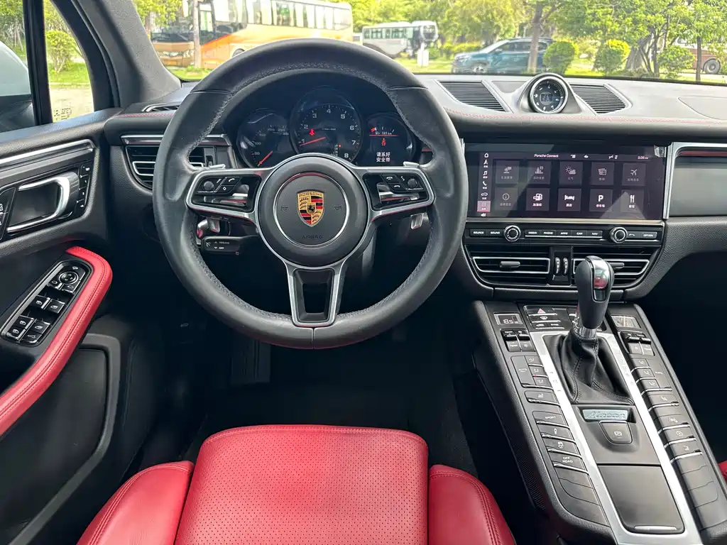 Porsche Macan 2020 — фото 12