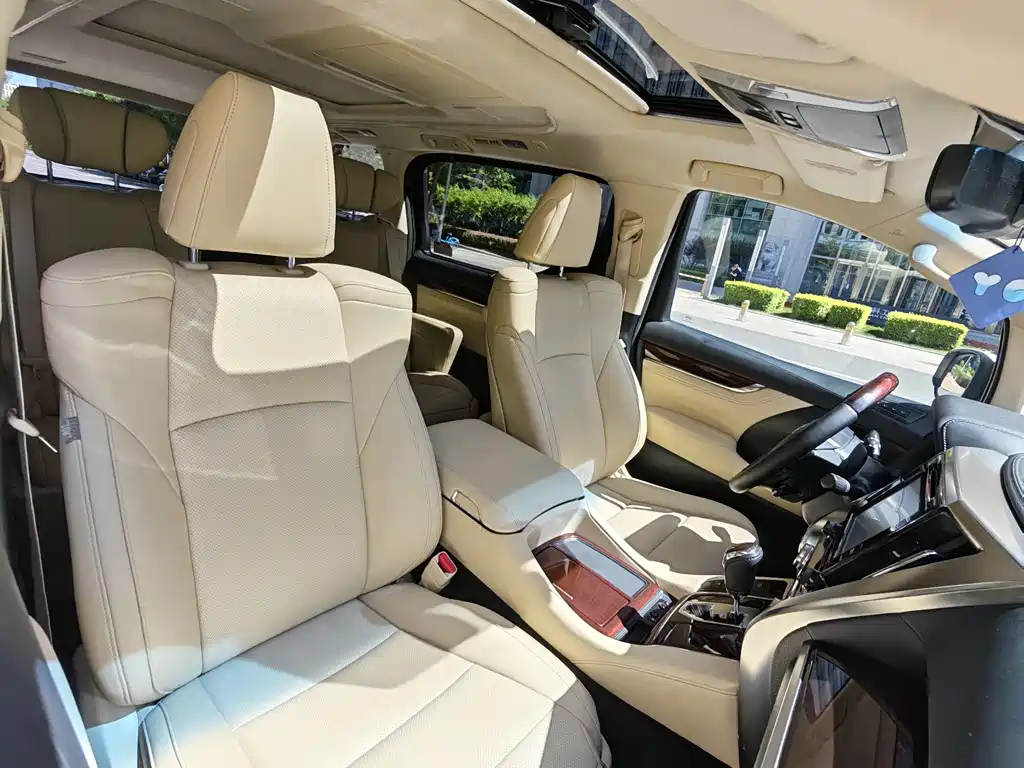 Toyota Alphard 2016 — фото 18