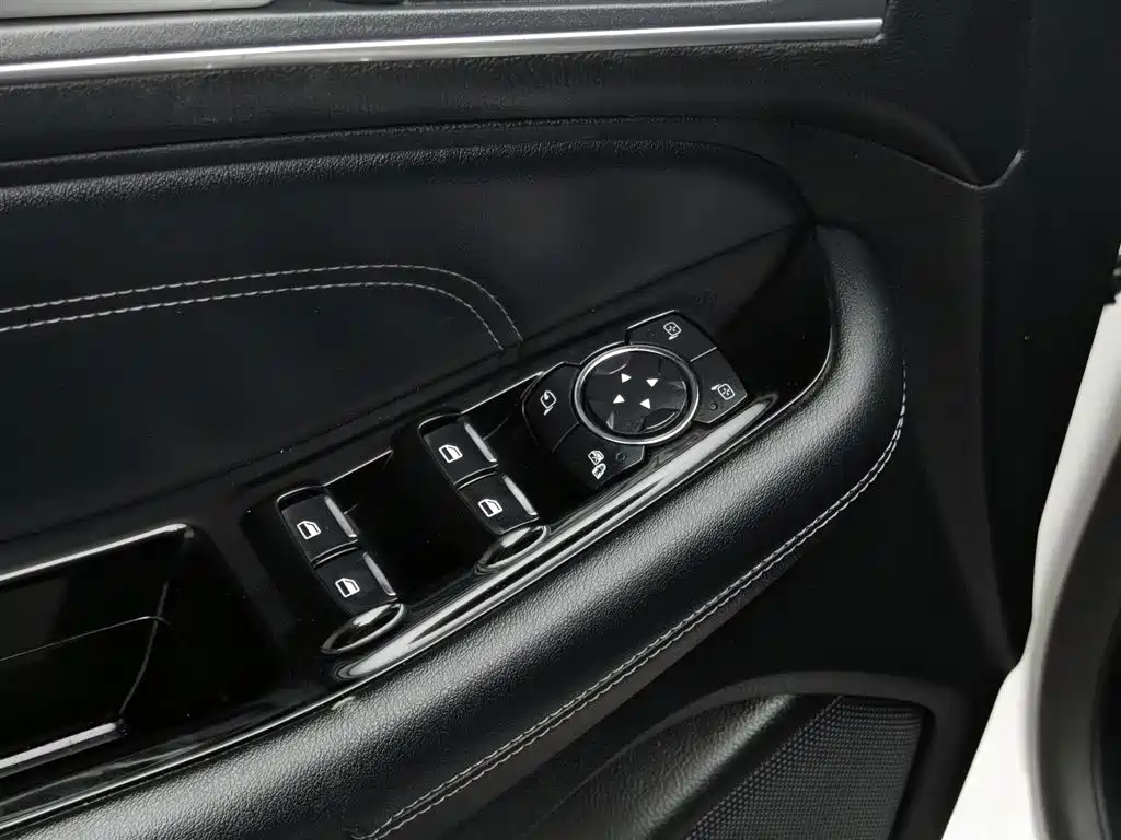 Ford Edge 2015 — фото 9