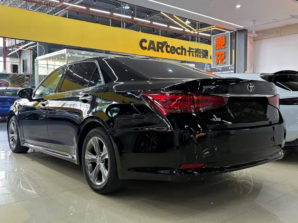 Toyota Crown 2016 — фото 7