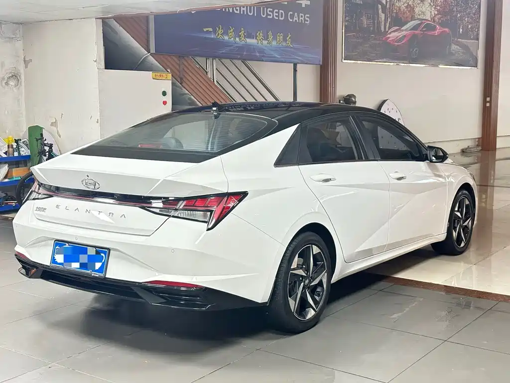Hyundai Elantra 2022 — фото 4