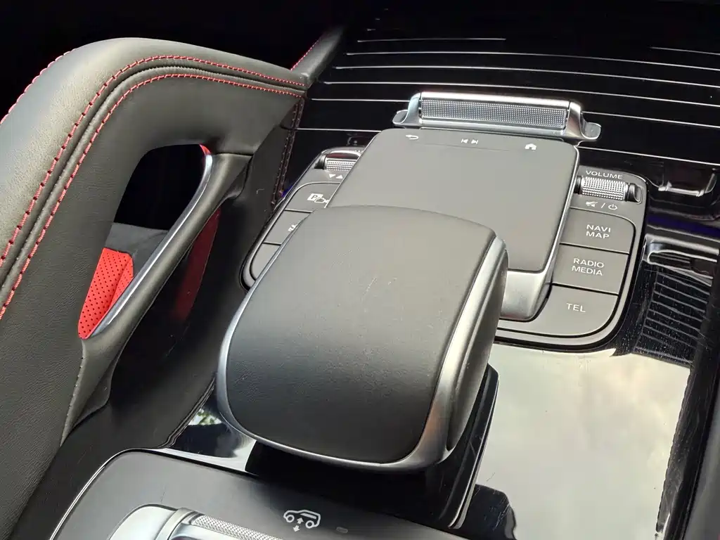Mercedes-Benz GLE Coupe AMG 2025 — фото 12
