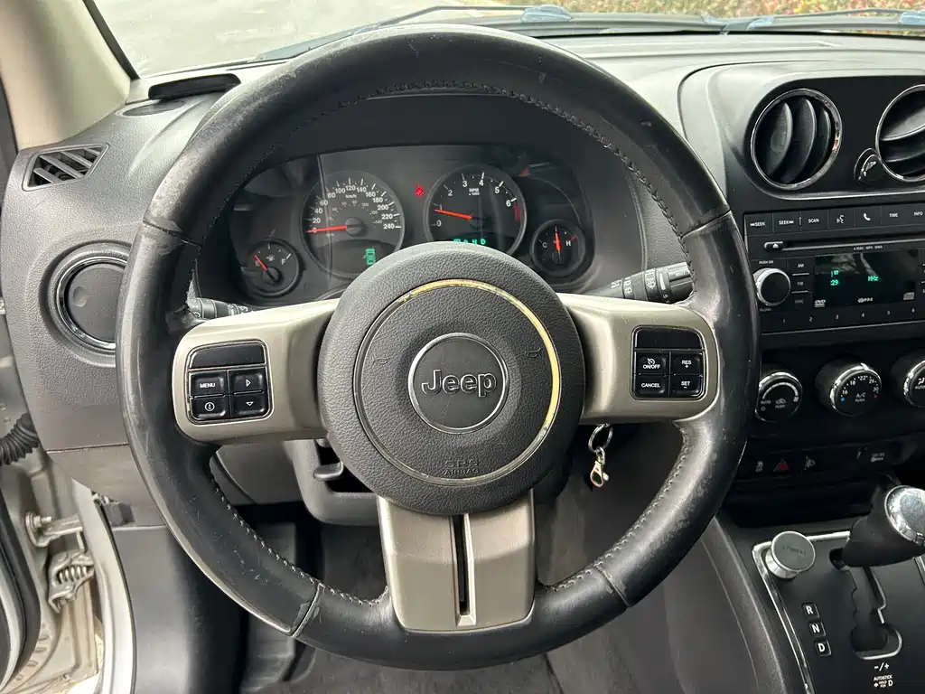 Jeep Compass 2012 — фото 10