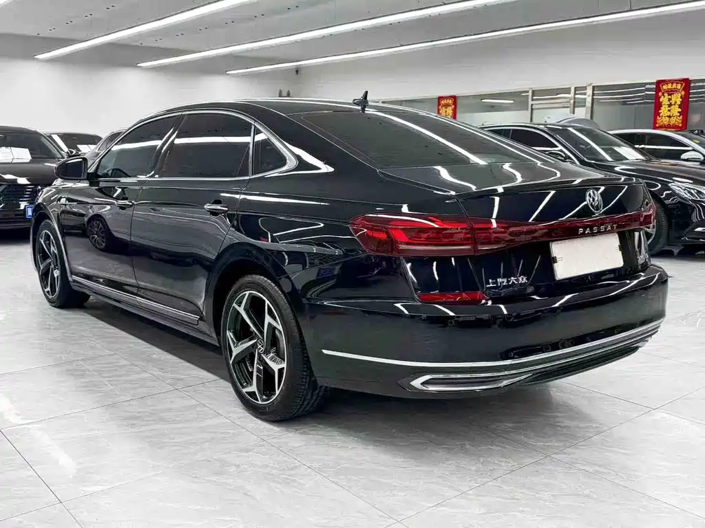 Volkswagen Passat 2023