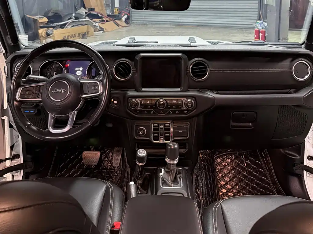Jeep Wrangler New Energy 2021 — фото 10