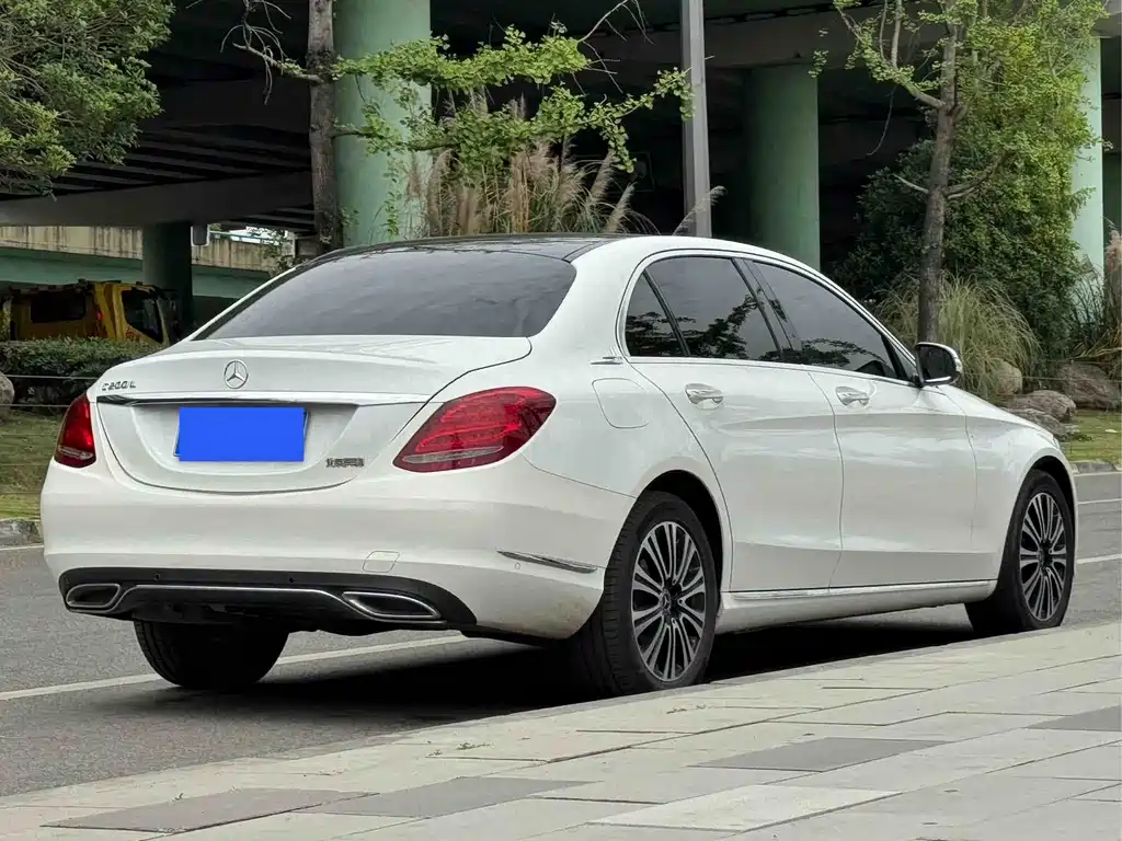 Mercedes-Benz C-Class 2018 — фото 19