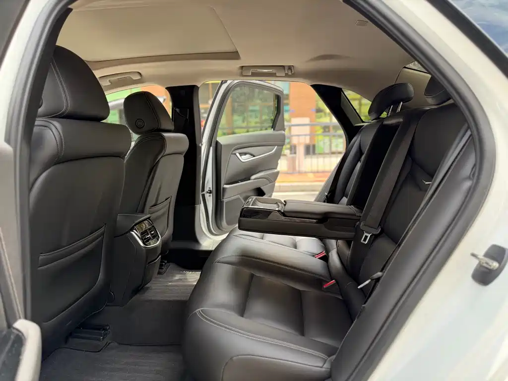 Cadillac XTS 2019 — фото 11