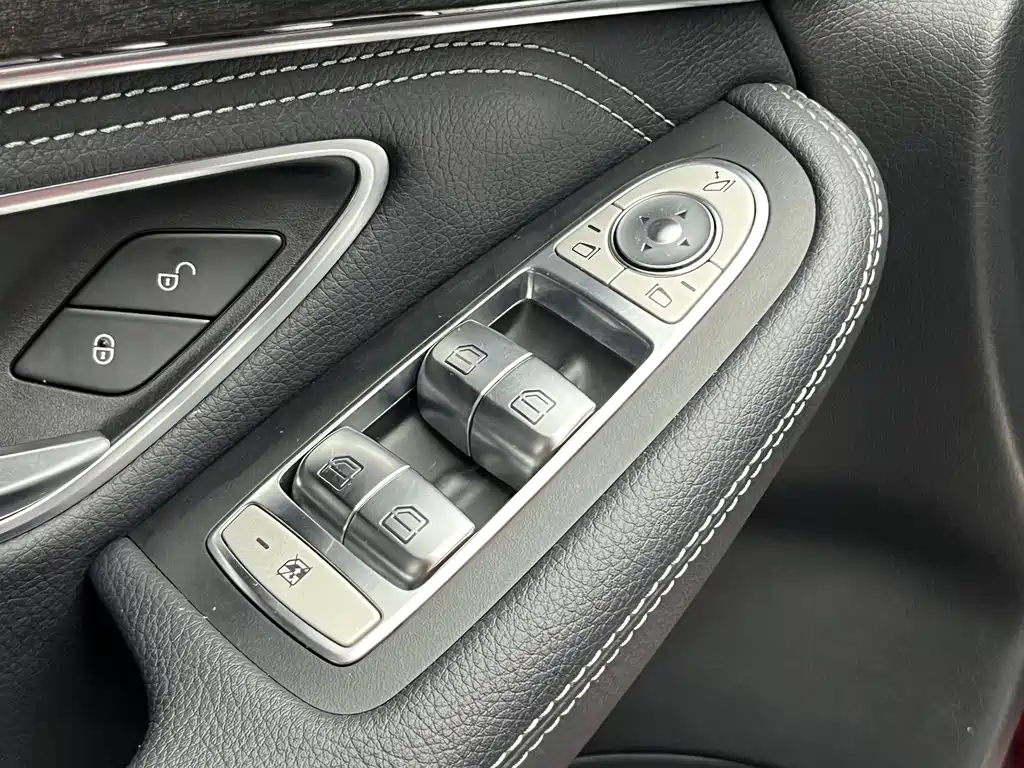Mercedes-Benz GLC 2018 — фото 11