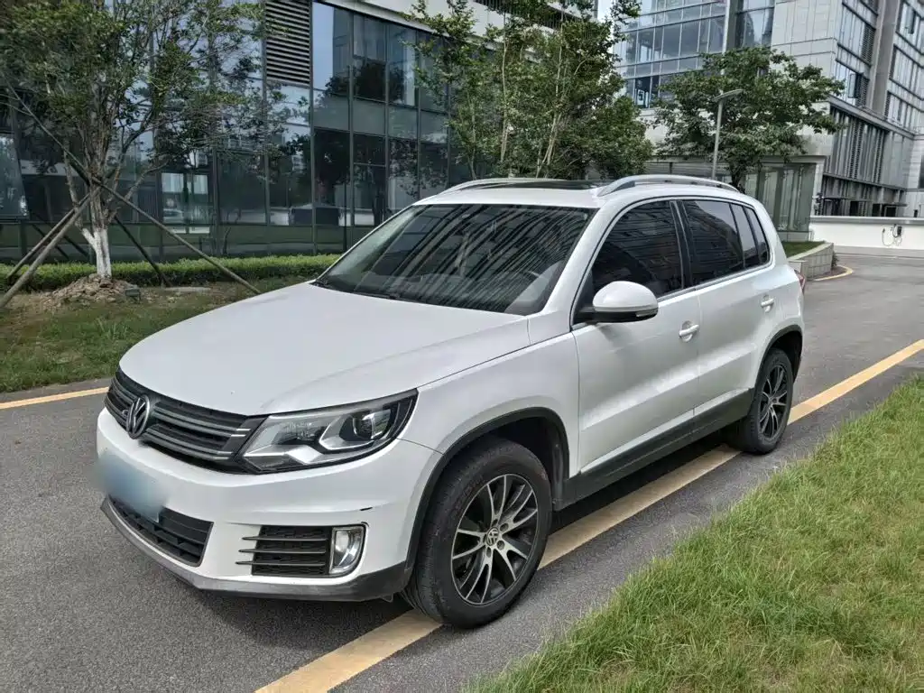 Volkswagen Tiguan 2016 — фото 1