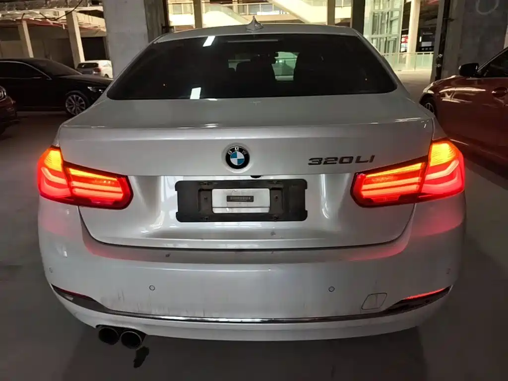 BMW 3 Series 2018 — фото 6