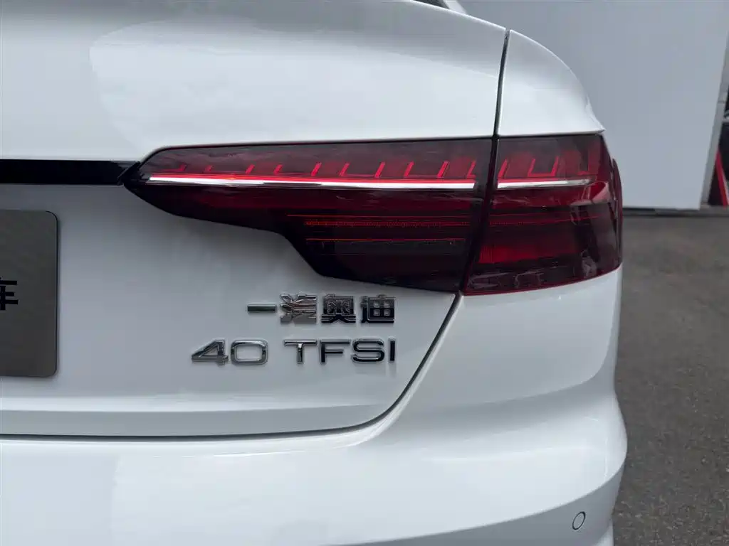 Audi A4L 2023 — фото 18