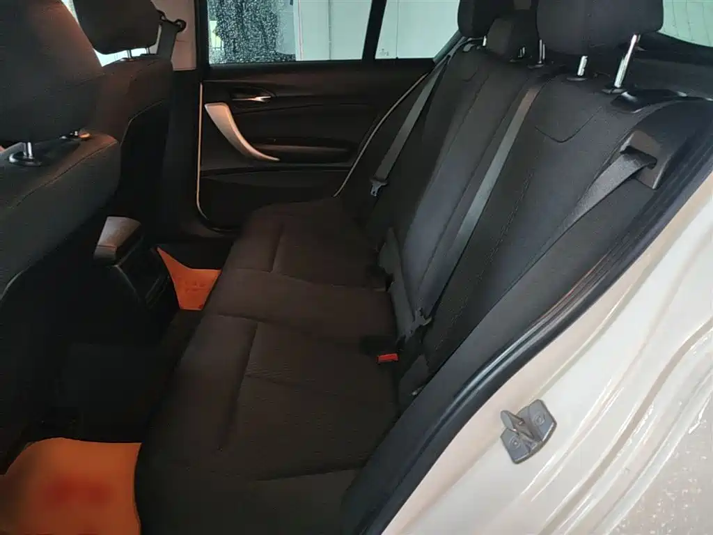 BMW 1 Series 2015 — фото 17