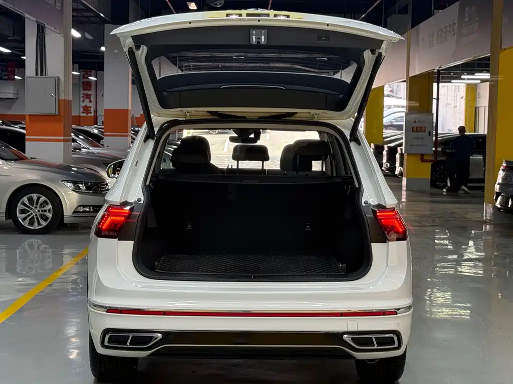 Volkswagen Tiguan L 2022 — фото 29