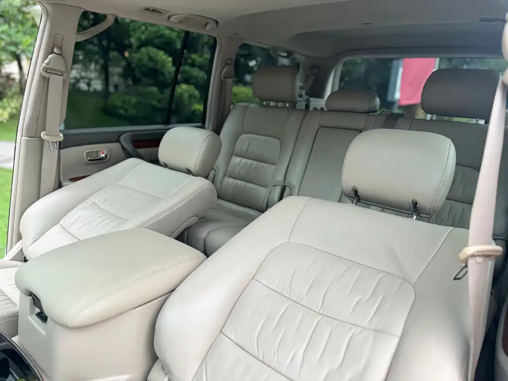 Lexus LX 2005 — фото 13