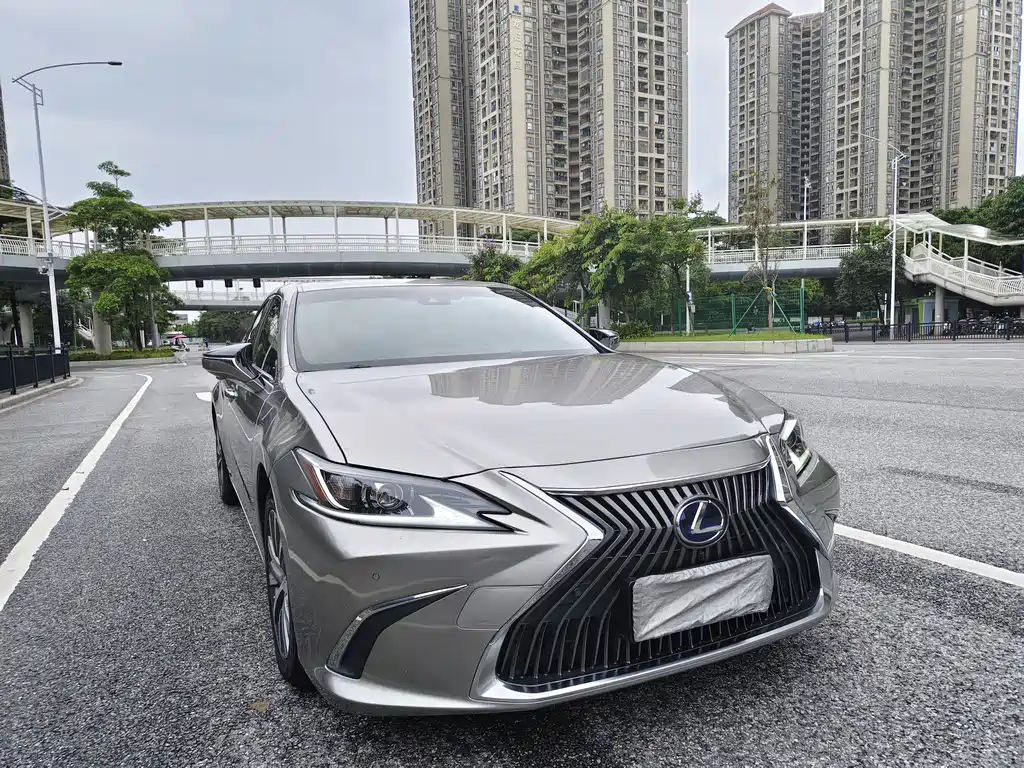 Lexus ES 2020 — фото 3