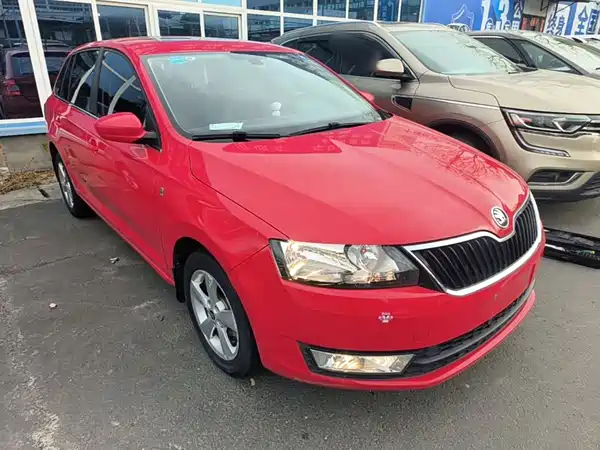 Skoda Rapid Spaceback 2016