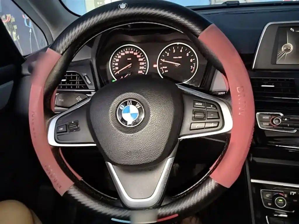 BMW 2 Series Active Tourer 2016 — фото 11