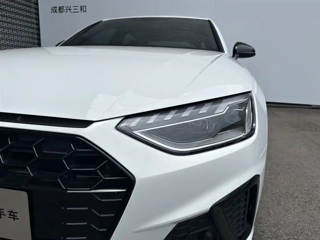 Audi A4L 2023 — фото 16