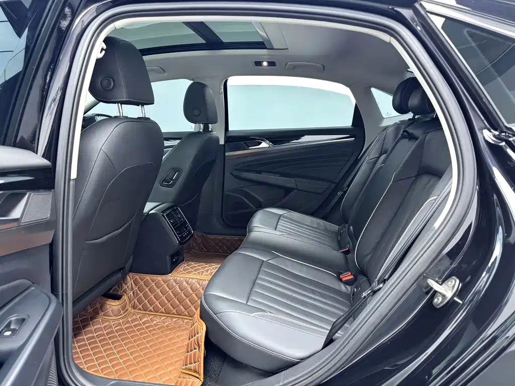 Volkswagen Passat 2023