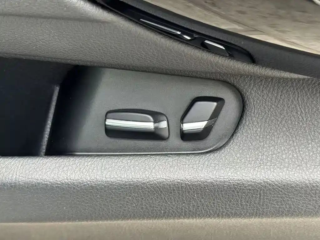 BMW 3 Series 2017 — фото 21