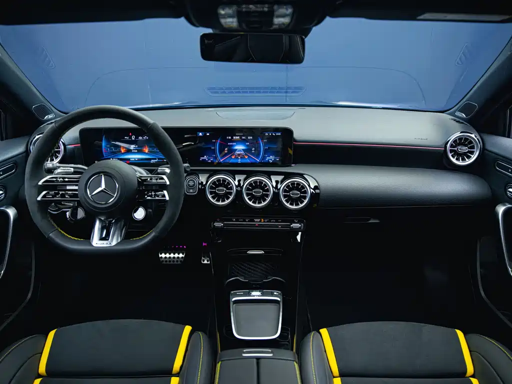 Mercedes-Benz A-Class AMG 2026 — фото 8
