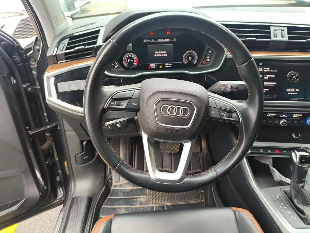 Audi Q3 2023 — фото 12