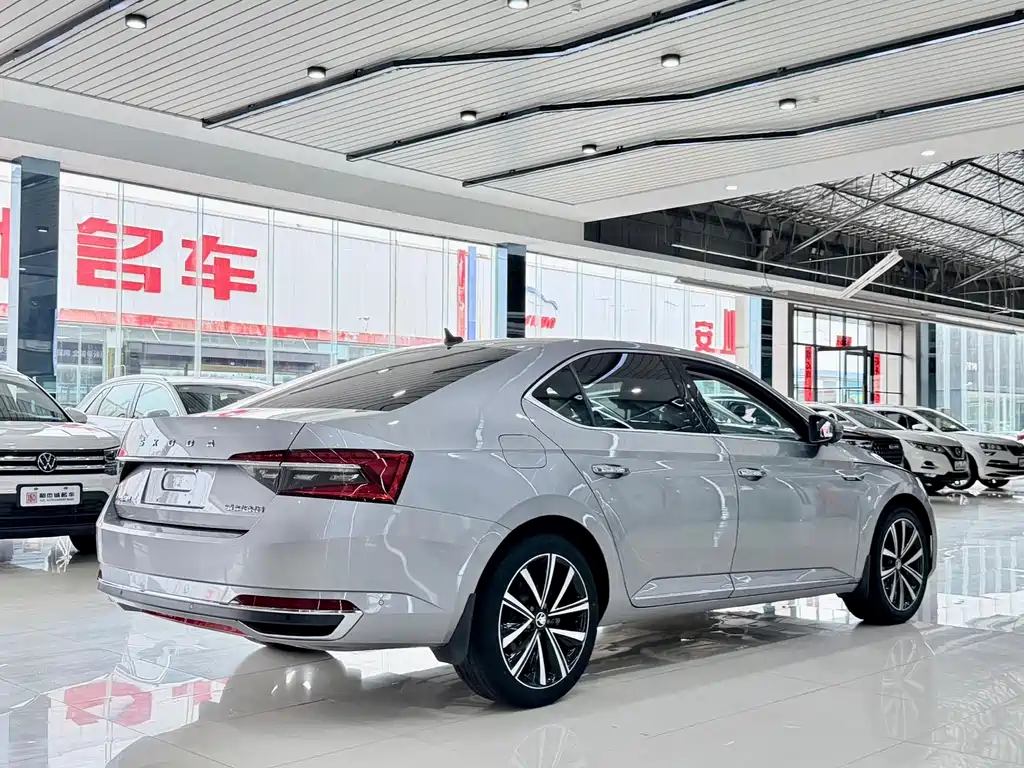 Skoda Superb 2022 — фото 14