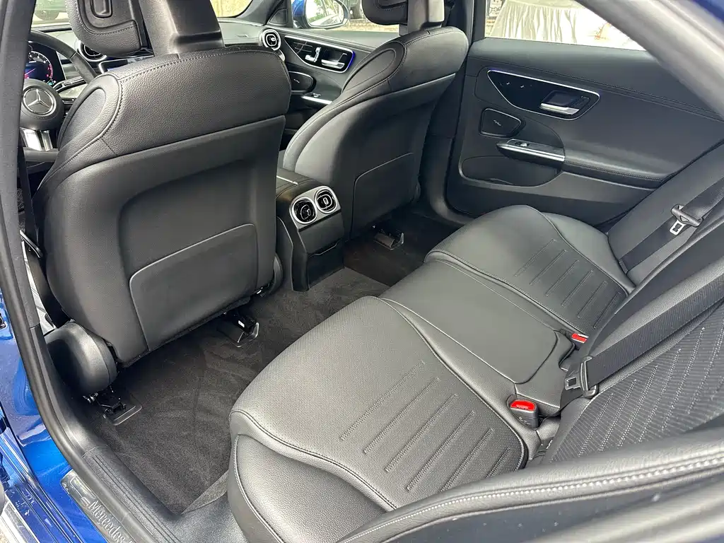 Mercedes-Benz C-Class 2023 — фото 10