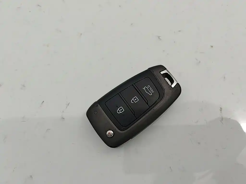 Hyundai Elantra 2017 — фото 9