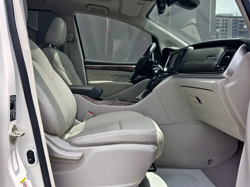 GAC Motor Trumpchi M8 2018 — фото 8