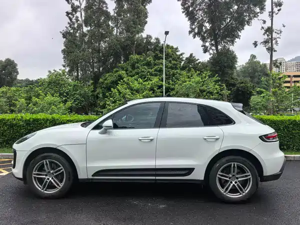 Porsche Macan 2025