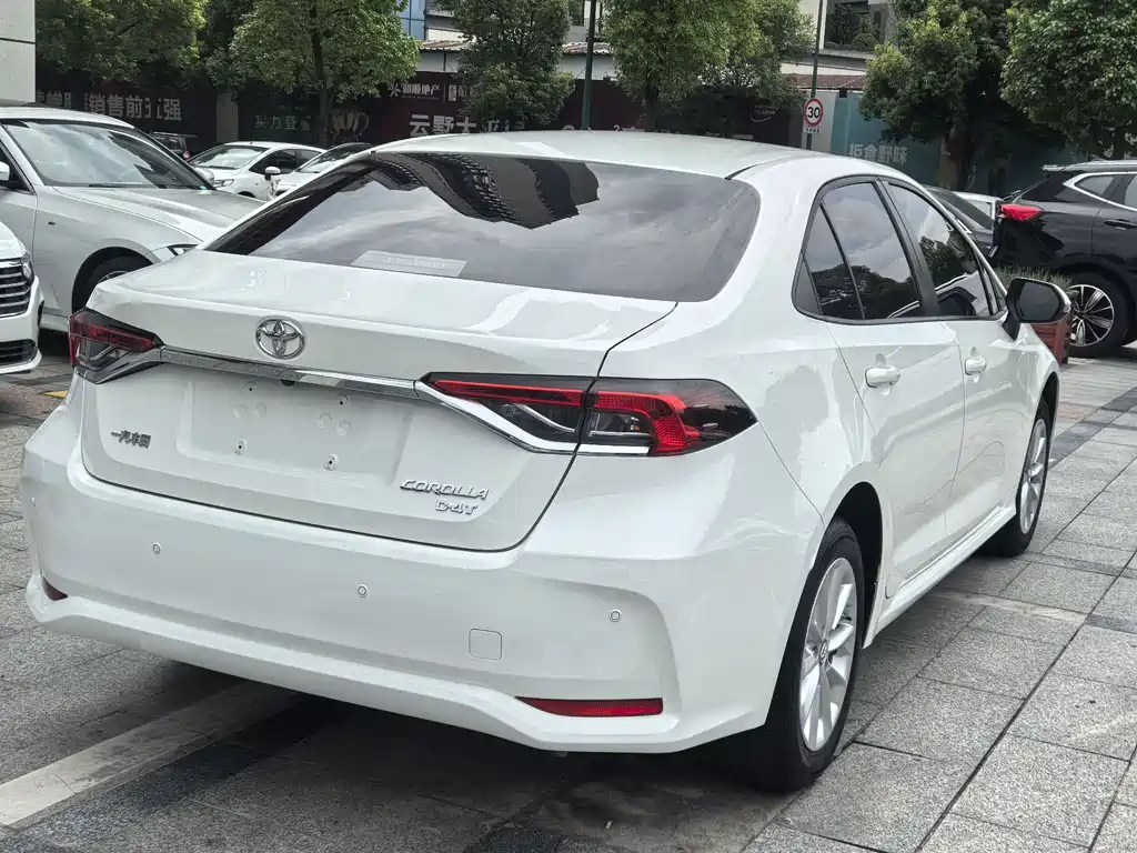 Toyota Corolla 2022 — фото 10
