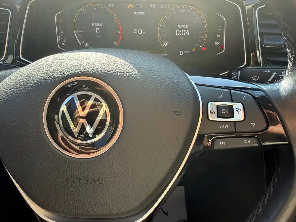 Volkswagen T-Roc 2023 — фото 18