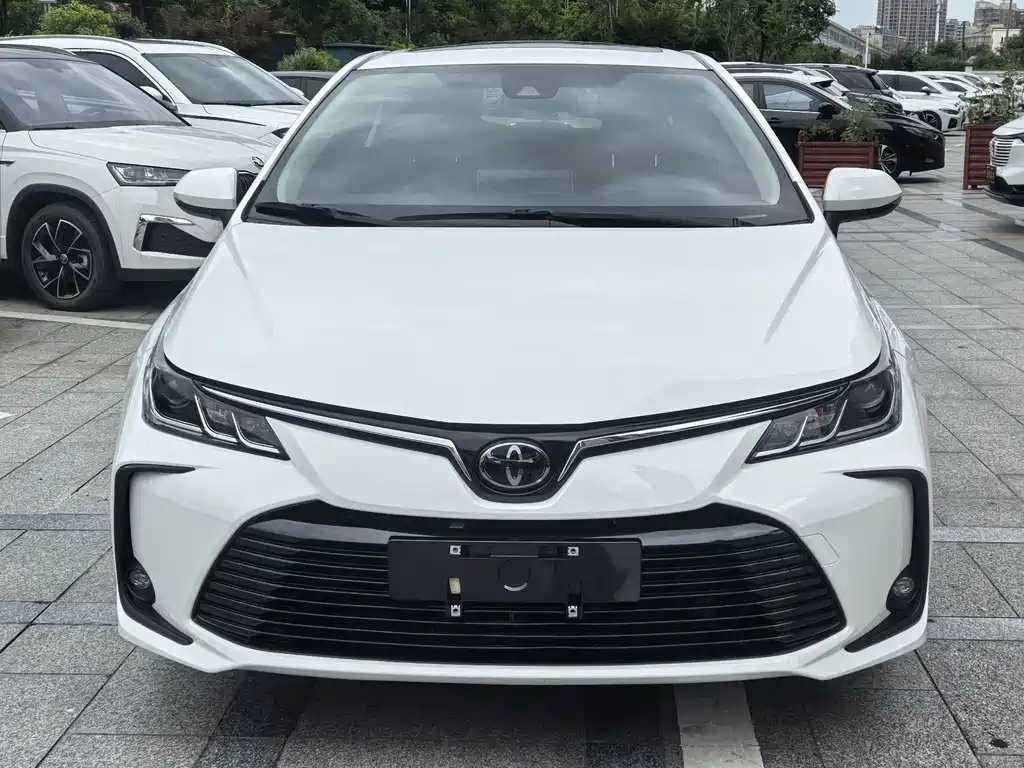 Toyota Corolla 2022 — фото 2