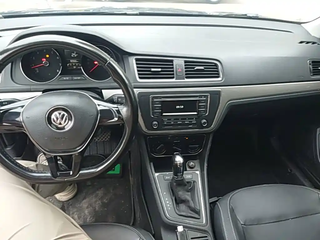 Volkswagen Lavida 2016 — фото 10