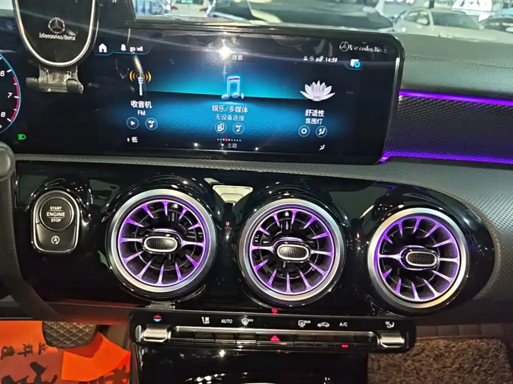 Mercedes-Benz A-Class 2022 — фото 13