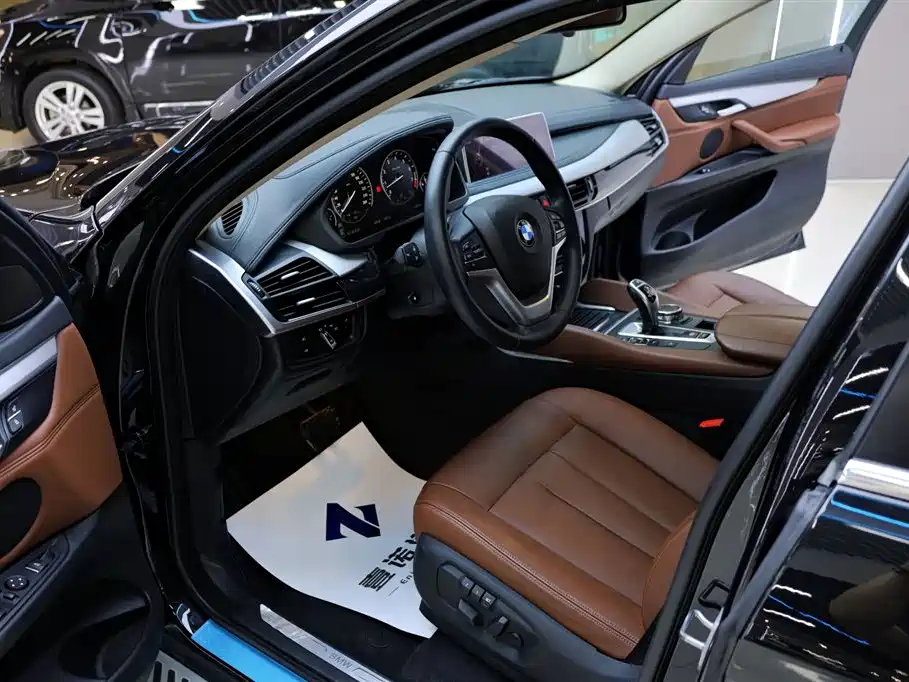 BMW X6 2016 — фото 16